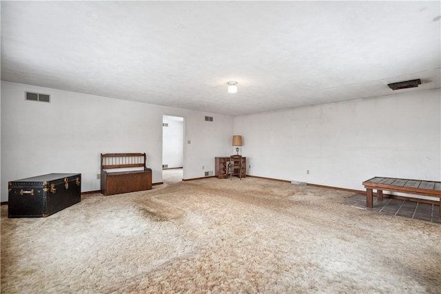 unfurnished room with carpet