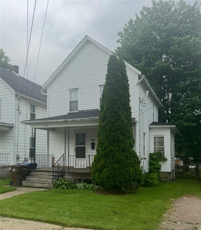 432 Alderman Ave, Sharon, PA 16146 - view of front of property featuring a porch and a front yard
