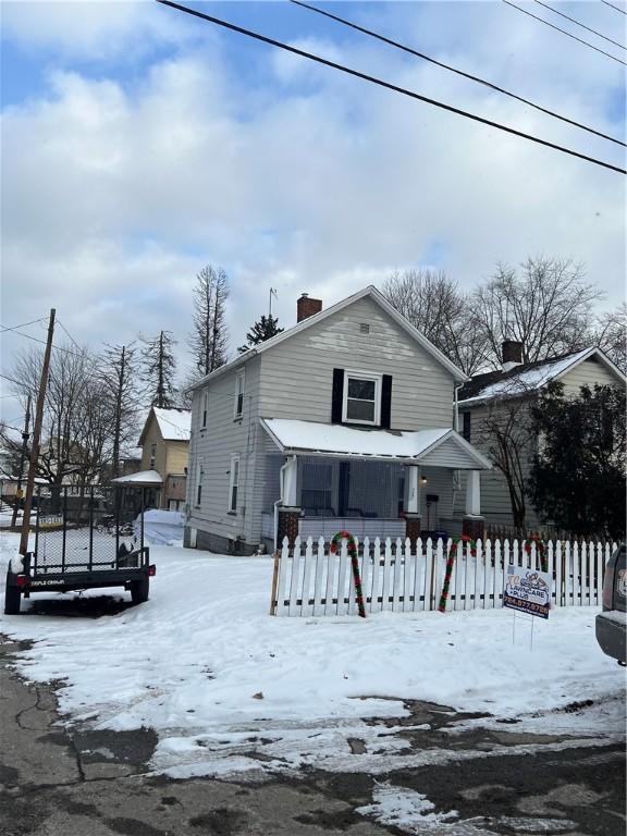 view of front of home