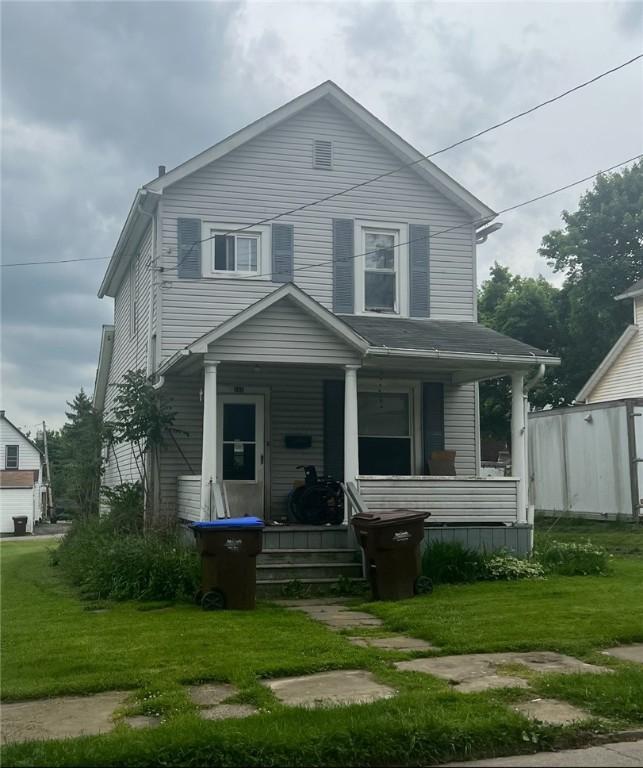 515 Davis St, Sharon, PA 16146 - view of front of property featuring a porch and a front lawn