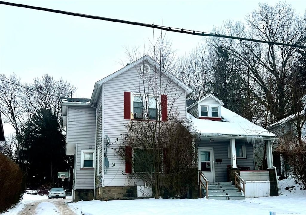 view of front of house with a porch