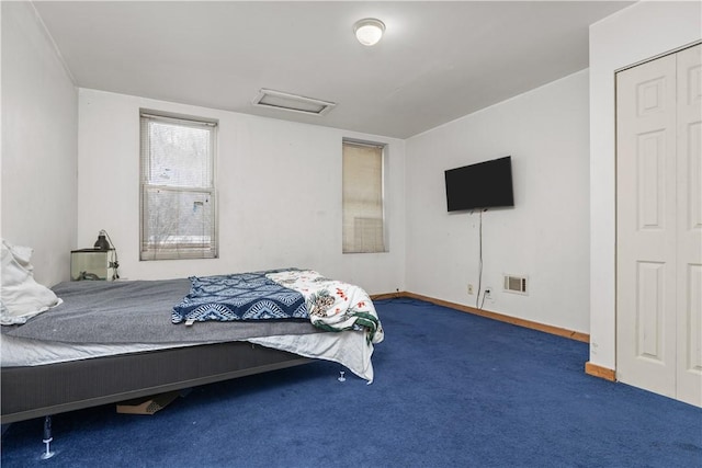 view of carpeted bedroom