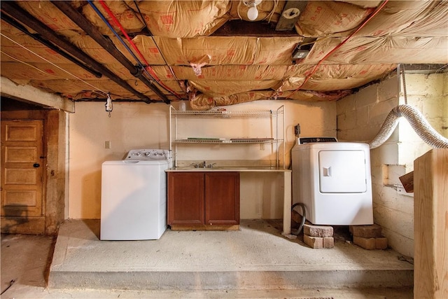 laundry room featuring washer / clothes dryer