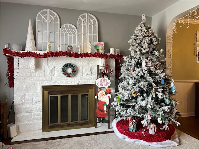 1410 Union Ave, Natrona Hts/Harrison Twp, PA 15065 - detailed view of a fireplace and arched walkways