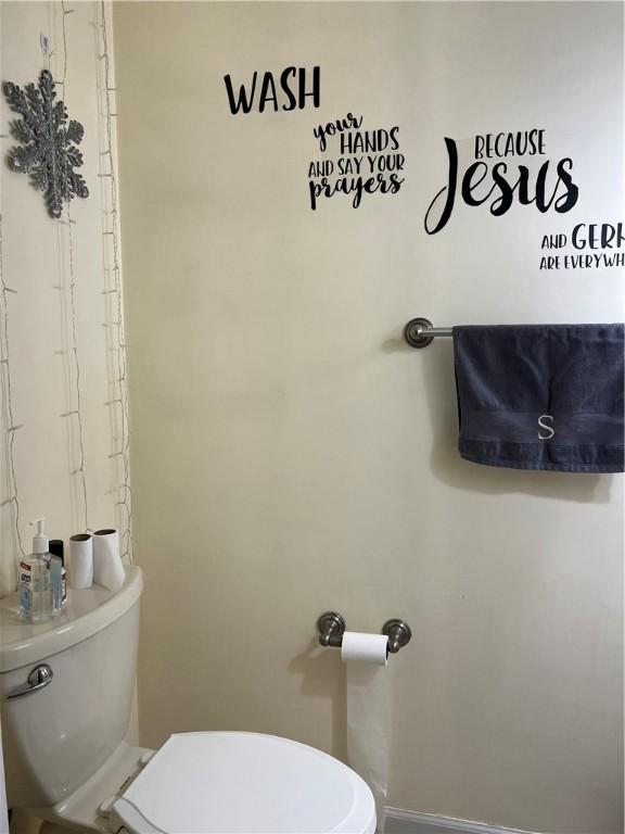 1410 Union Ave, Natrona Hts/Harrison Twp, PA 15065 - half bath with toilet