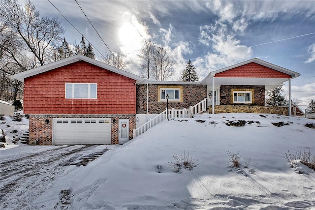 view of front facade with a garage