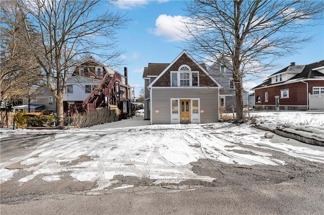 view of front of property