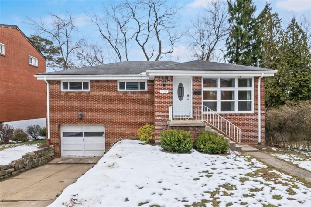 view of front of house with a garage