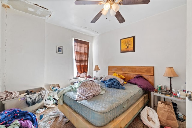 bedroom featuring ceiling fan