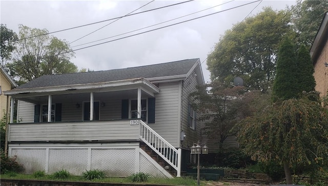 view of front of house featuring covered porch