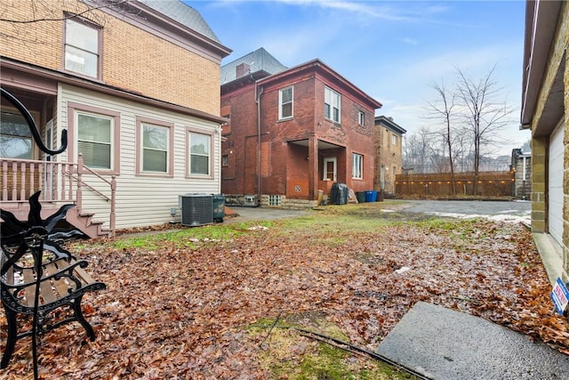 view of yard featuring central AC unit