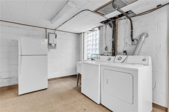 laundry room featuring independent washer and dryer