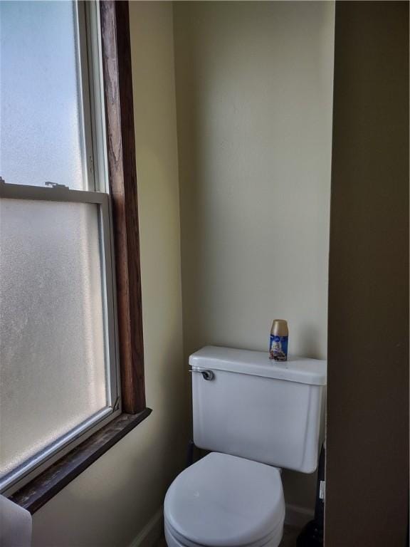 bathroom featuring toilet