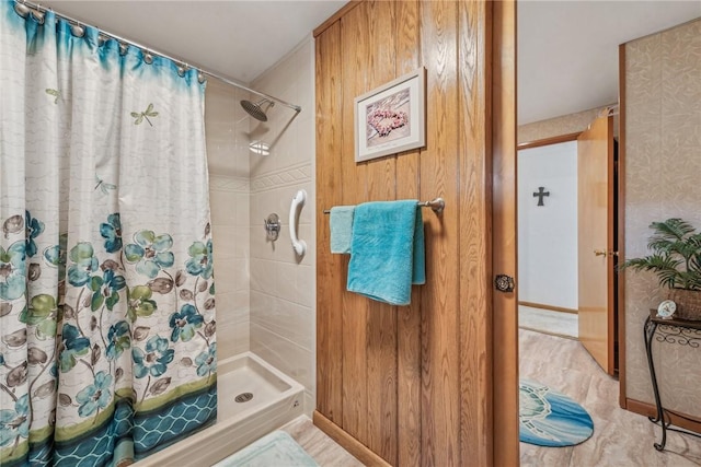 bathroom with curtained shower