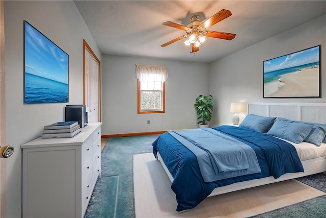 bedroom featuring carpet and ceiling fan