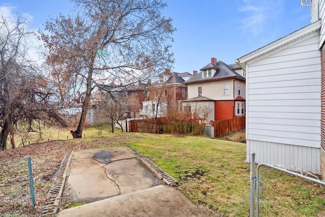 view of yard featuring a patio