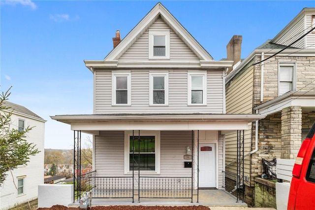 front facade featuring a porch