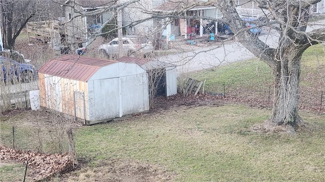 view of yard with a shed