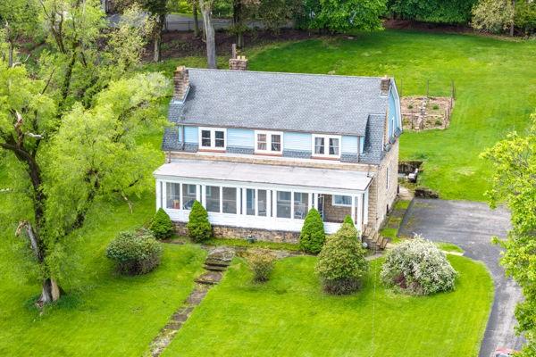 2515 Middle Rd, Hampton, PA 15116 - aerial view of property and surrounding area