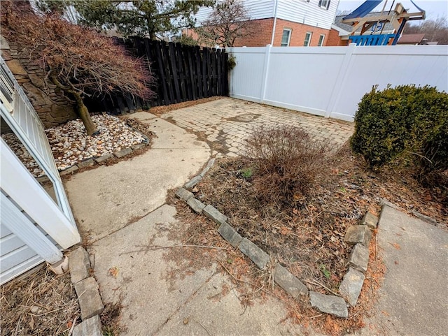 view of yard with a patio