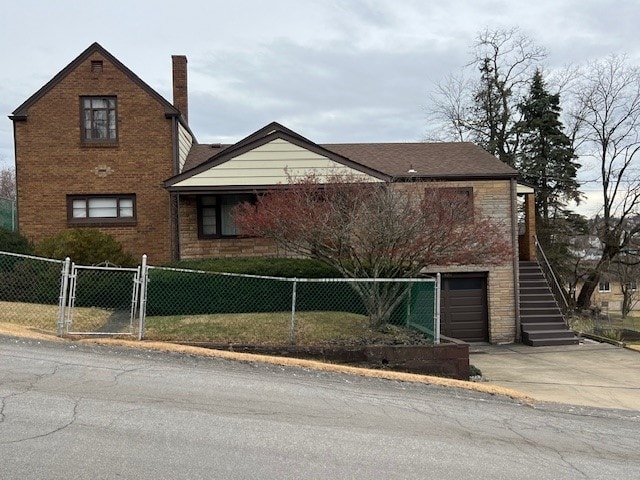 view of front of house featuring a garage