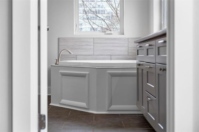 bathroom featuring decorative backsplash