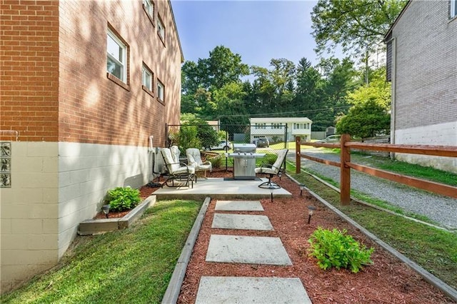 view of yard featuring a patio