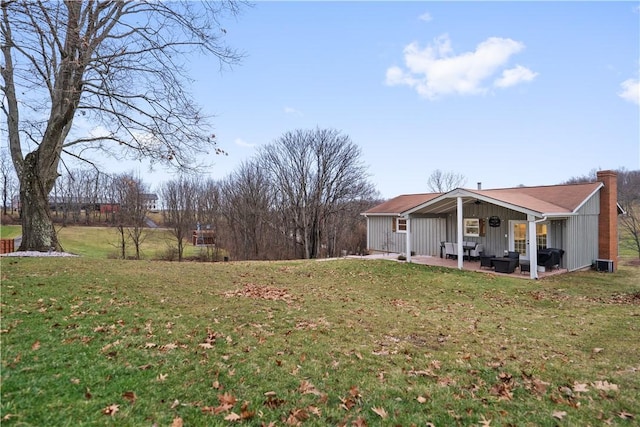 view of yard featuring a patio