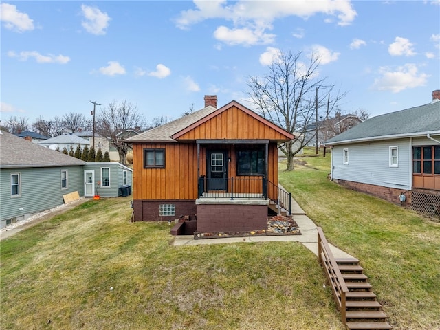 view of front of house featuring a front yard