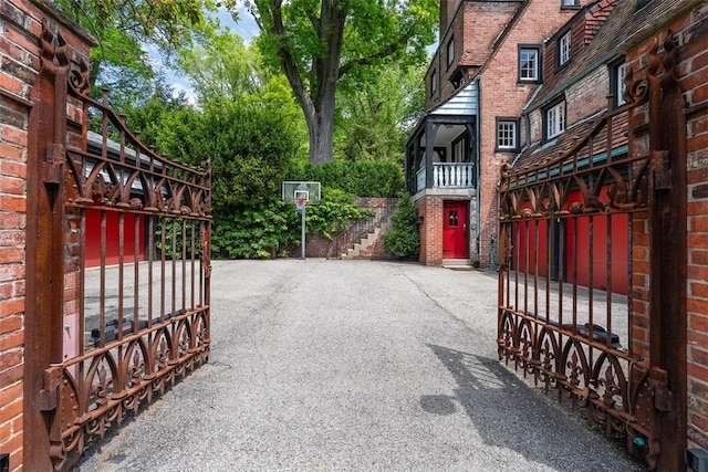 430 Woodland Rd, Edgeworth, PA 15143 - view of gate