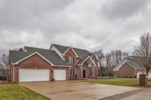 view of front of home featuring a front yard