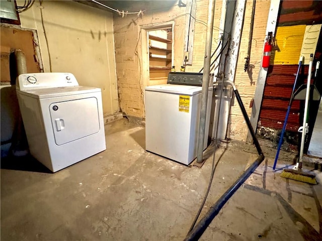 119 Whitestown Rd, Twp Of But Se, PA 16045 - unfinished below grade area featuring washing machine and clothes dryer