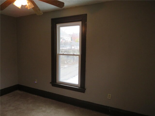 empty room with ceiling fan