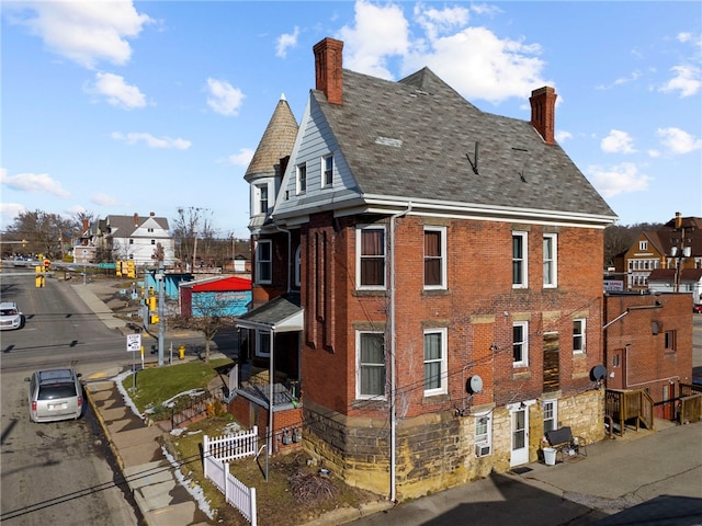 view of home's exterior