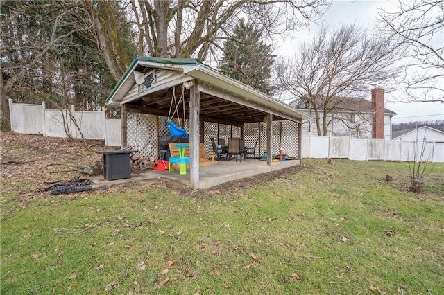 view of yard with a patio