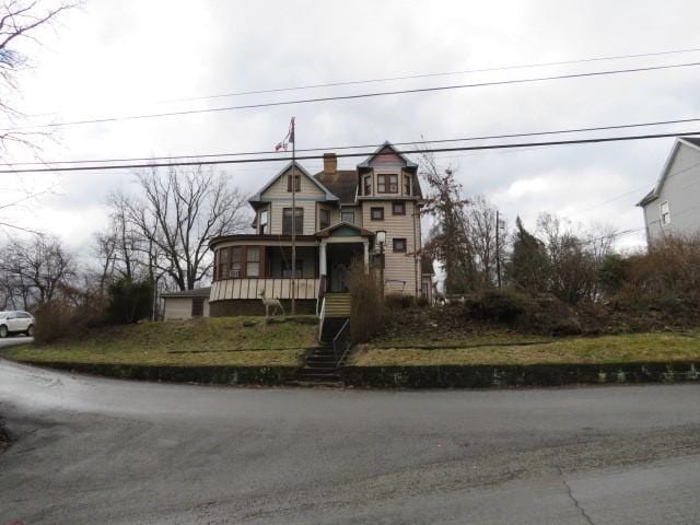 view of front of property