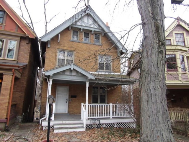 view of front facade featuring a porch