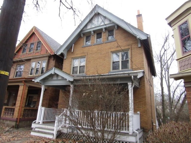 view of front facade with a porch