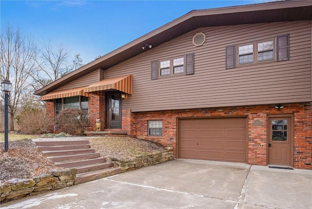 view of front facade featuring a garage