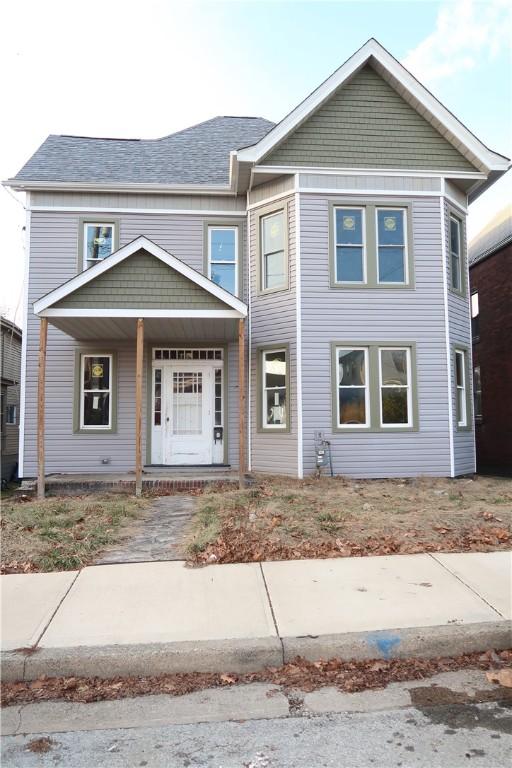 view of front facade with covered porch