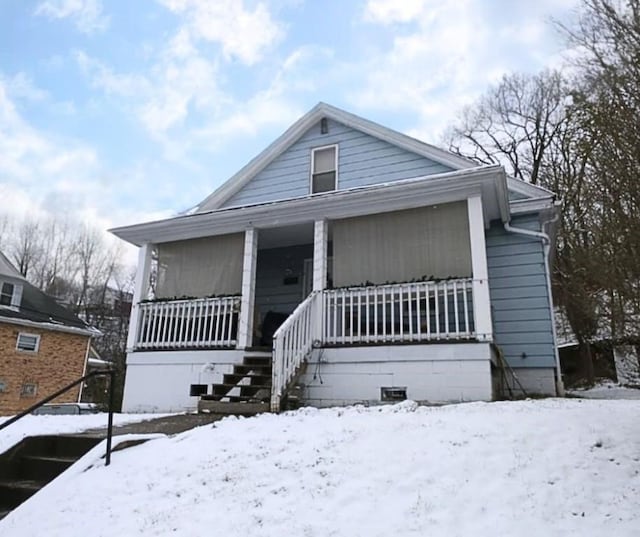 view of front facade featuring covered porch