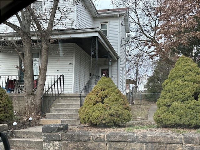 view of property entrance