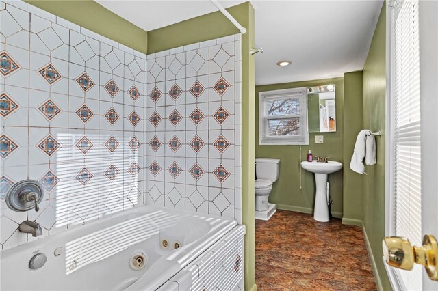 1194-1226 Lewis Ave, Robinson Twp Nwa, PA 15108 - bathroom with toilet, baseboards, and a combined bath / shower with jetted tub