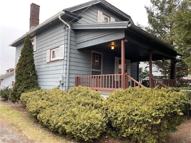 view of front of property featuring covered porch