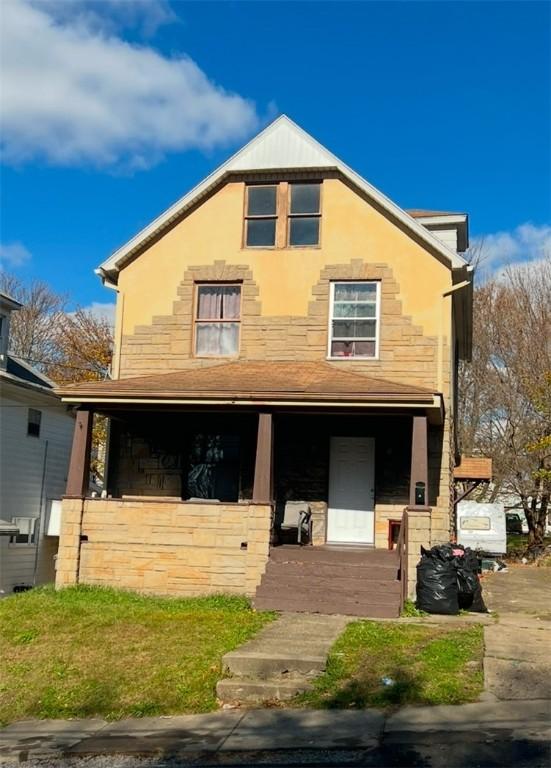 view of front of property featuring a porch