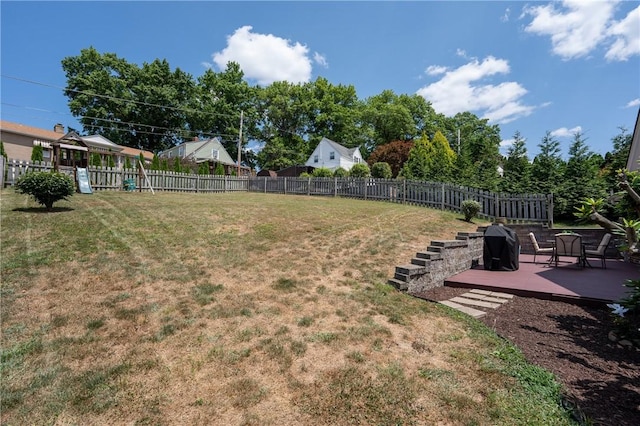 view of yard featuring a patio