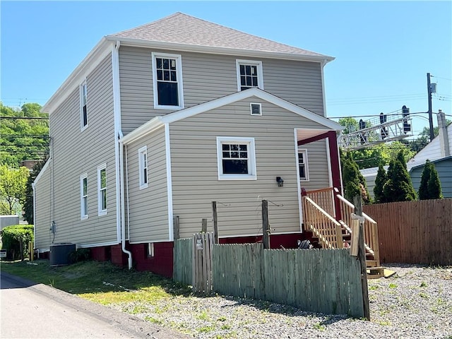 30 1st St, Leetsdale, PA 15056 - rear view of property with fence