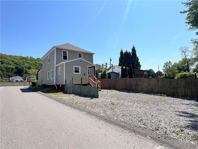 30 1st St, Leetsdale, PA 15056 - view of side of property with fence