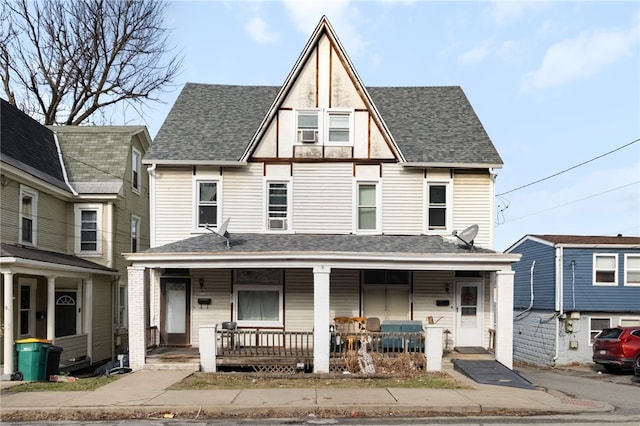 view of front of property featuring a porch