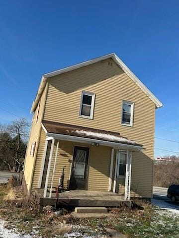 view of front facade featuring a porch